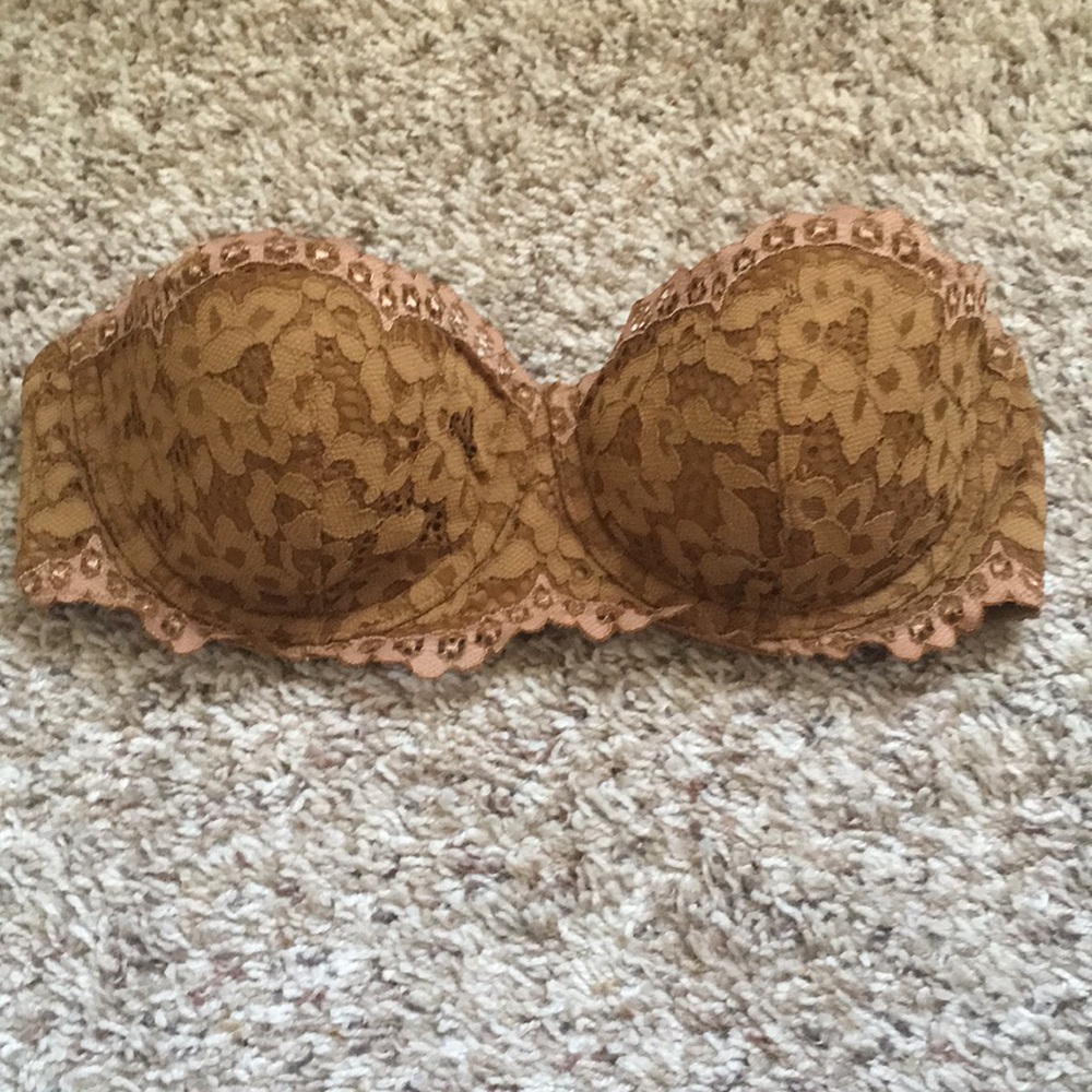 Victoria’s Secret 32D Strapless Lace Bra